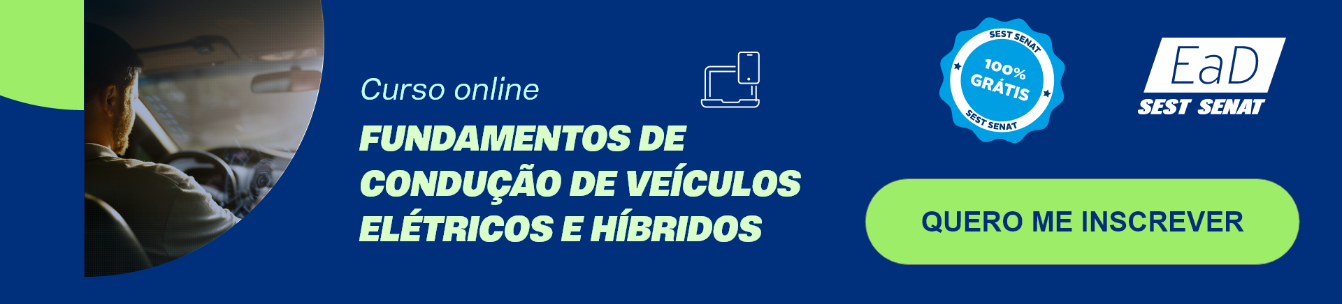 Imagem de um homem de costas dirigindo um carro elétrico