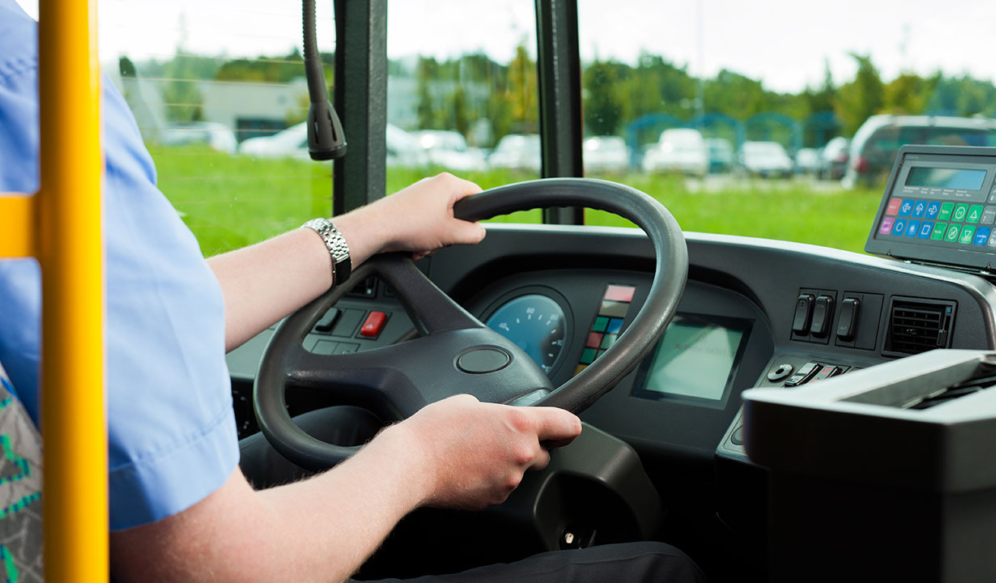 Noções de direção segura para motoristas de ônibus